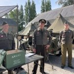 La Bataille de De Gaulle – officiers dans un camp militaire